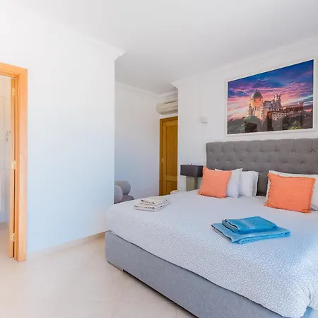 Casa Rosa At Boavista Villa Lagos