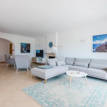 Casa Rosa At Boavista Villa
