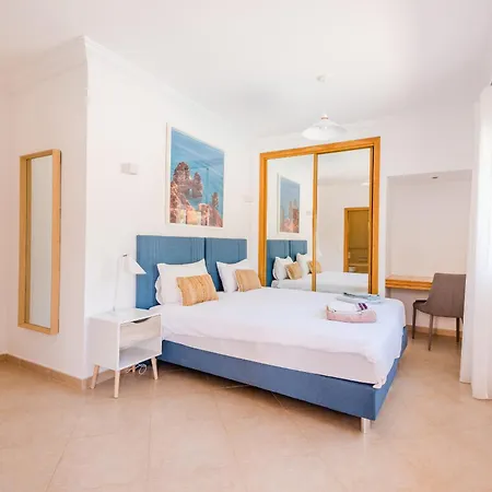Casa Rosa At Boavista Villa *
