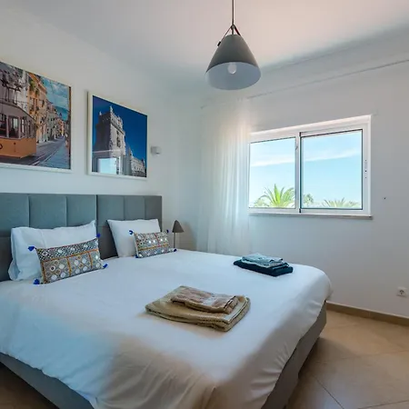 Villa Casa Rosa At Boavista Lagos