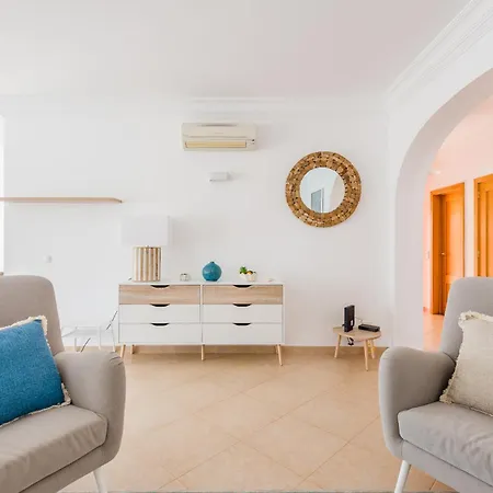 Casa Rosa At Boavista Villa