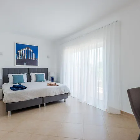 Casa Rosa At Boavista Villa *